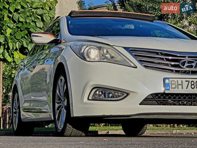 Белый Хендай Азера, объемом двигателя 3 л и пробегом 167 тыс. км за 9900 $, фото 2 на Automoto.ua