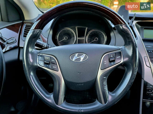 Белый Хендай Азера, объемом двигателя 3 л и пробегом 167 тыс. км за 9900 $, фото 36 на Automoto.ua