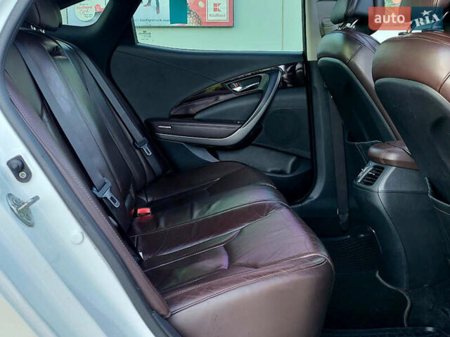 Белый Хендай Азера, объемом двигателя 3 л и пробегом 167 тыс. км за 9900 $, фото 26 на Automoto.ua