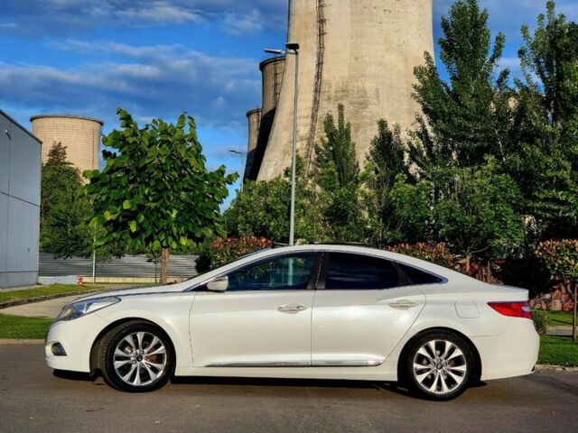 Білий Хендай Азера, об'ємом двигуна 3 л та пробігом 167 тис. км за 9900 $, фото 6 на Automoto.ua