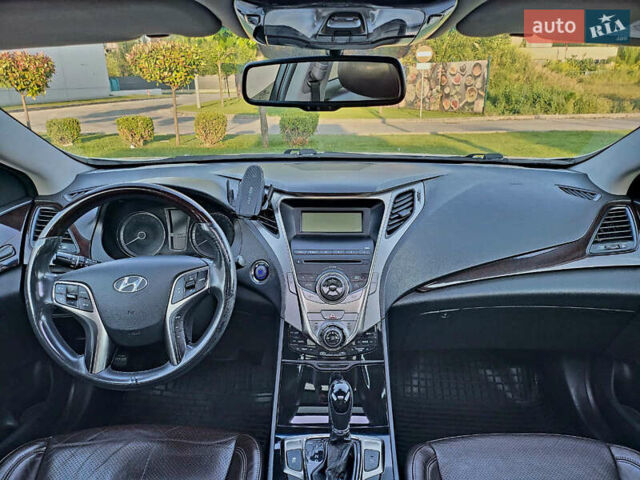 Белый Хендай Азера, объемом двигателя 3 л и пробегом 167 тыс. км за 9900 $, фото 33 на Automoto.ua