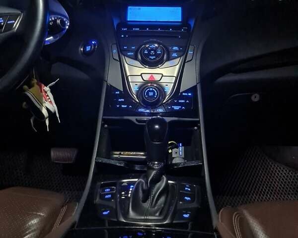 Белый Хендай Азера, объемом двигателя 3 л и пробегом 105 тыс. км за 11000 $, фото 8 на Automoto.ua