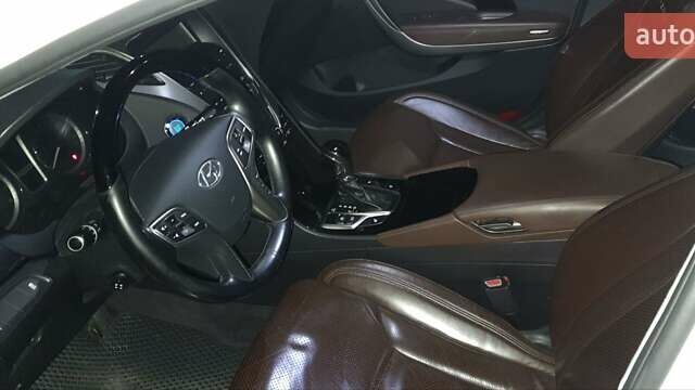 Белый Хендай Азера, объемом двигателя 3 л и пробегом 105 тыс. км за 11000 $, фото 3 на Automoto.ua