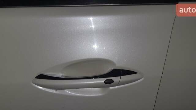 Белый Хендай Азера, объемом двигателя 3 л и пробегом 105 тыс. км за 11000 $, фото 1 на Automoto.ua