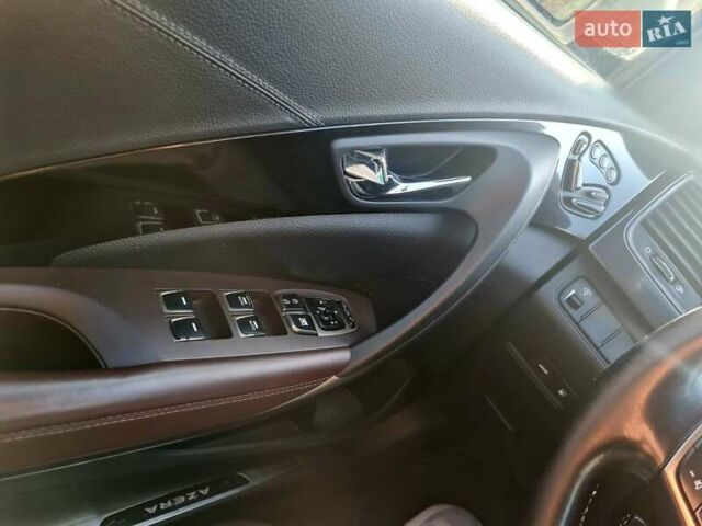 Белый Хендай Азера, объемом двигателя 3 л и пробегом 105 тыс. км за 11000 $, фото 17 на Automoto.ua