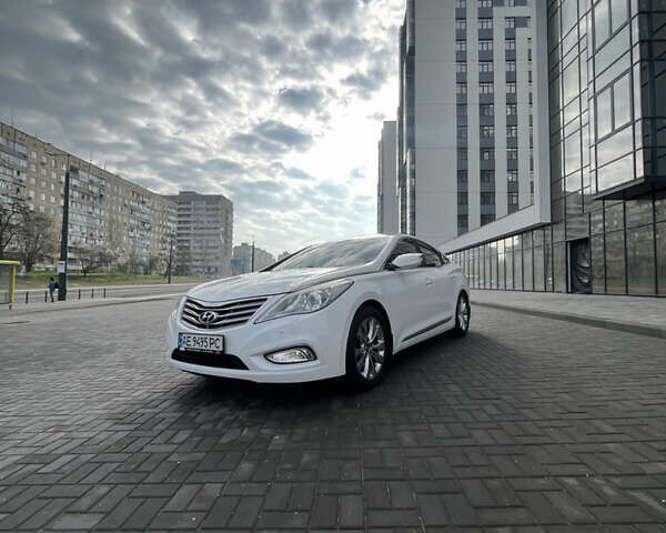 Белый Хендай Азера, объемом двигателя 3 л и пробегом 185 тыс. км за 12500 $, фото 19 на Automoto.ua