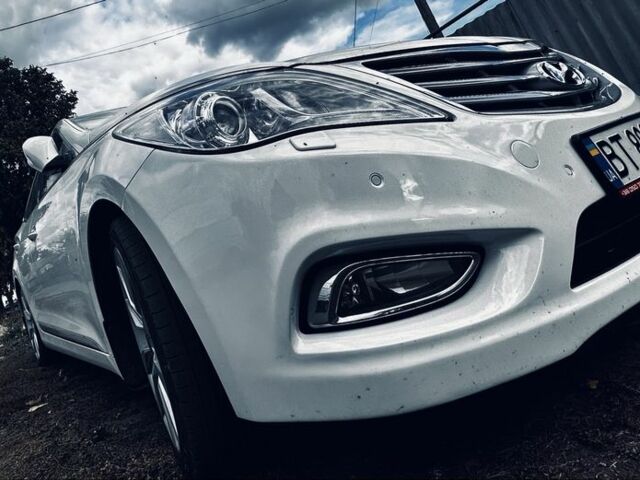 Белый Хендай Азера, объемом двигателя 3 л и пробегом 120 тыс. км за 10500 $, фото 13 на Automoto.ua