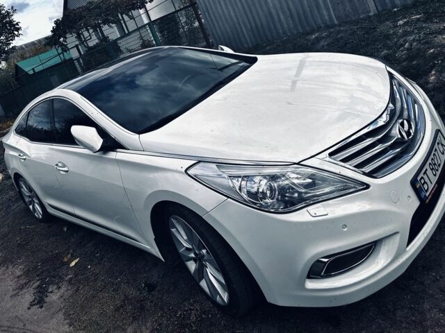 Белый Хендай Азера, объемом двигателя 3 л и пробегом 120 тыс. км за 10500 $, фото 15 на Automoto.ua