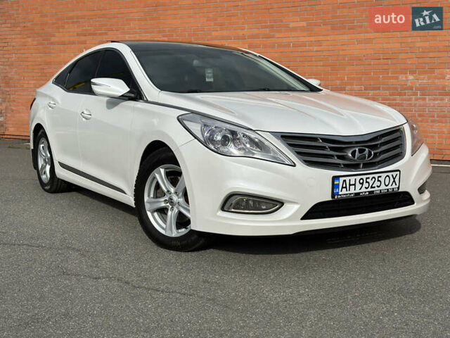 Белый Хендай Азера, объемом двигателя 3 л и пробегом 120 тыс. км за 11500 $, фото 2 на Automoto.ua