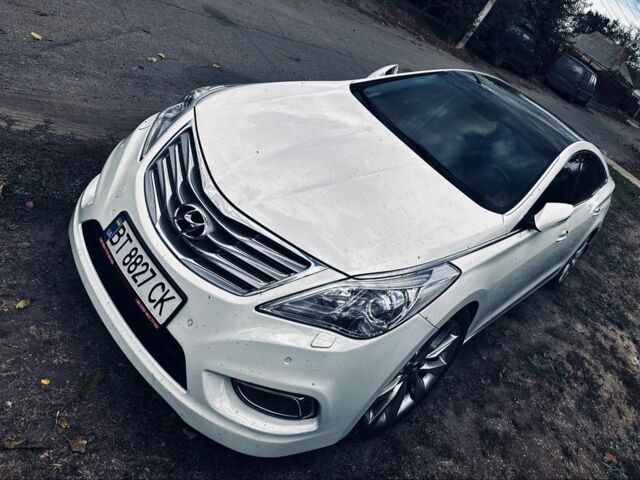 Белый Хендай Азера, объемом двигателя 3 л и пробегом 120 тыс. км за 10500 $, фото 11 на Automoto.ua