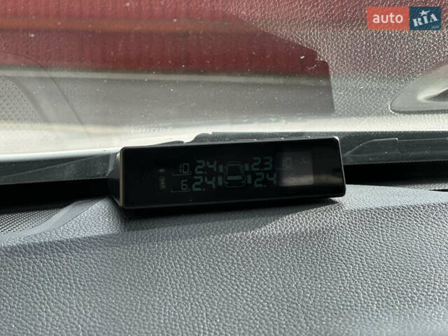 Белый Хендай Азера, объемом двигателя 3 л и пробегом 120 тыс. км за 11500 $, фото 28 на Automoto.ua