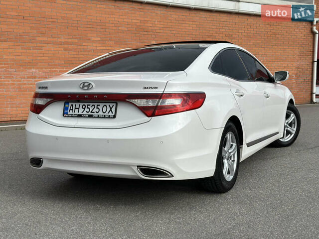 Белый Хендай Азера, объемом двигателя 3 л и пробегом 120 тыс. км за 11500 $, фото 10 на Automoto.ua