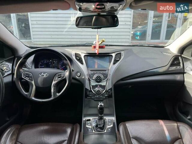 Белый Хендай Азера, объемом двигателя 3 л и пробегом 173 тыс. км за 13499 $, фото 12 на Automoto.ua