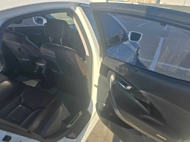 Белый Хендай Азера, объемом двигателя 3 л и пробегом 120 тыс. км за 10500 $, фото 17 на Automoto.ua