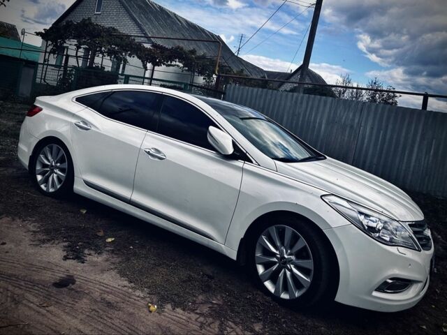 Белый Хендай Азера, объемом двигателя 3 л и пробегом 120 тыс. км за 10500 $, фото 4 на Automoto.ua