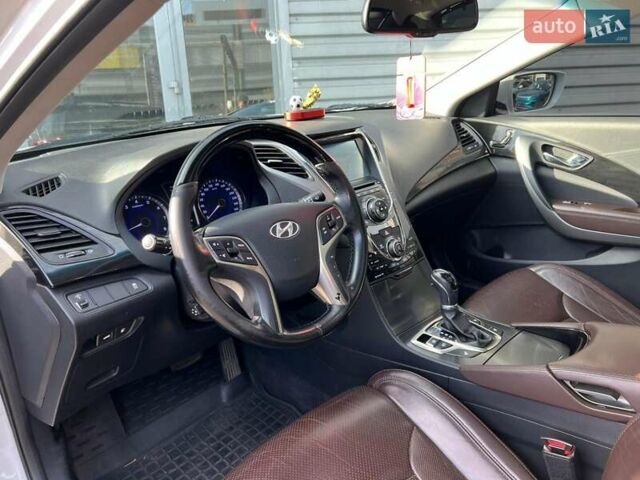 Белый Хендай Азера, объемом двигателя 3 л и пробегом 173 тыс. км за 13499 $, фото 13 на Automoto.ua