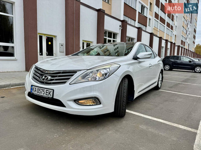 Белый Хендай Азера, объемом двигателя 3 л и пробегом 144 тыс. км за 11800 $, фото 13 на Automoto.ua