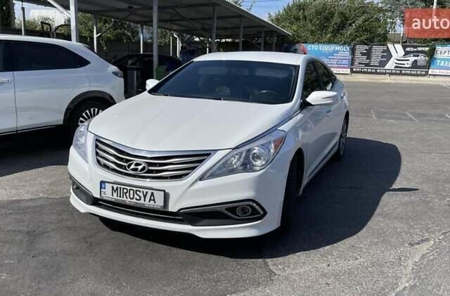 Белый Хендай Азера, объемом двигателя 3.3 л и пробегом 164 тыс. км за 11000 $, фото 1 на Automoto.ua