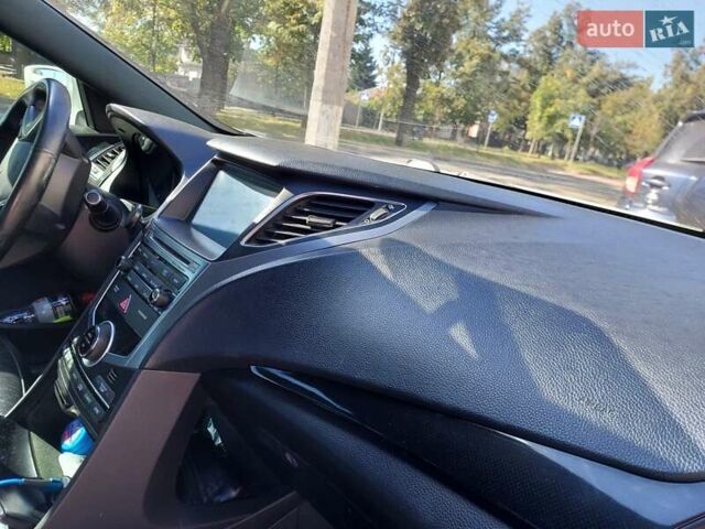 Белый Хендай Азера, объемом двигателя 3.3 л и пробегом 164 тыс. км за 11000 $, фото 8 на Automoto.ua