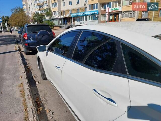 Белый Хендай Азера, объемом двигателя 3.3 л и пробегом 164 тыс. км за 11000 $, фото 7 на Automoto.ua