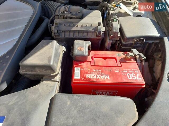 Белый Хендай Азера, объемом двигателя 3.3 л и пробегом 164 тыс. км за 11000 $, фото 16 на Automoto.ua