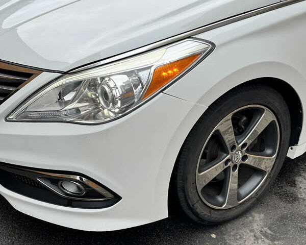 Белый Хендай Азера, объемом двигателя 3.3 л и пробегом 178 тыс. км за 12000 $, фото 6 на Automoto.ua