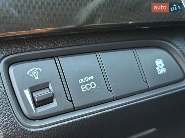 Черный Хендай Азера, объемом двигателя 3.3 л и пробегом 189 тыс. км за 9800 $, фото 20 на Automoto.ua