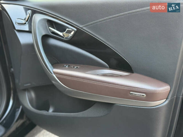 Черный Хендай Азера, объемом двигателя 3.3 л и пробегом 189 тыс. км за 9800 $, фото 14 на Automoto.ua