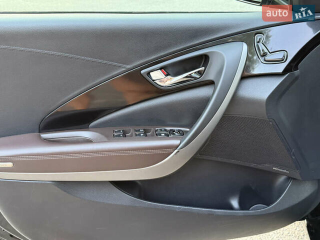 Черный Хендай Азера, объемом двигателя 3.3 л и пробегом 189 тыс. км за 9800 $, фото 18 на Automoto.ua