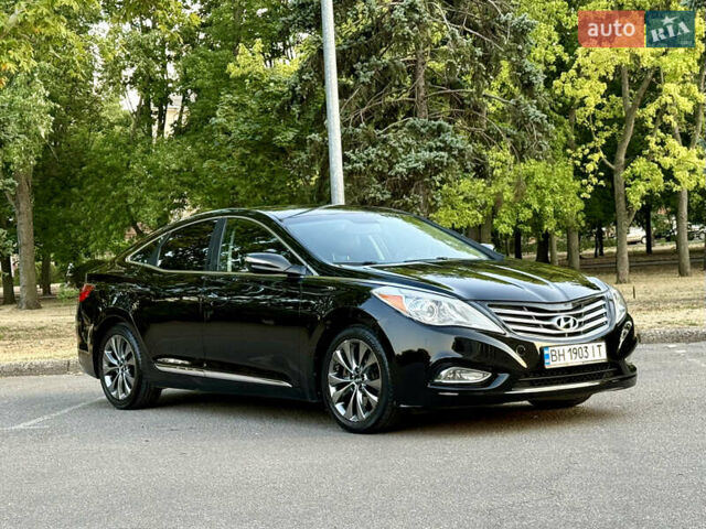 Черный Хендай Азера, объемом двигателя 3.3 л и пробегом 189 тыс. км за 9800 $, фото 2 на Automoto.ua