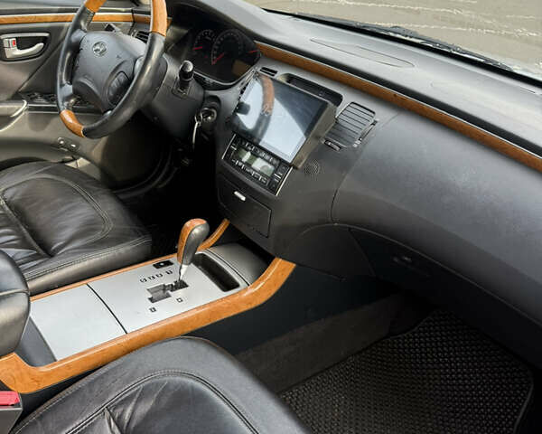 Серый Хендай Азера, объемом двигателя 3.3 л и пробегом 350 тыс. км за 4850 $, фото 4 на Automoto.ua