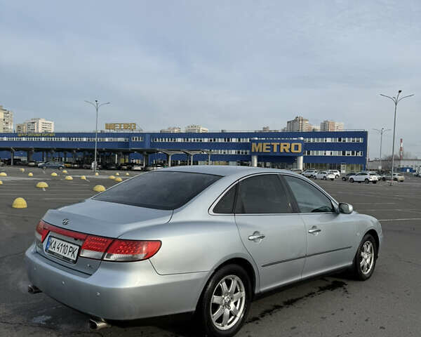 Серый Хендай Азера, объемом двигателя 3.3 л и пробегом 350 тыс. км за 4850 $, фото 11 на Automoto.ua