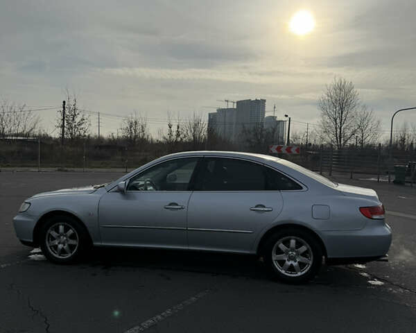 Серый Хендай Азера, объемом двигателя 3.3 л и пробегом 350 тыс. км за 4850 $, фото 16 на Automoto.ua