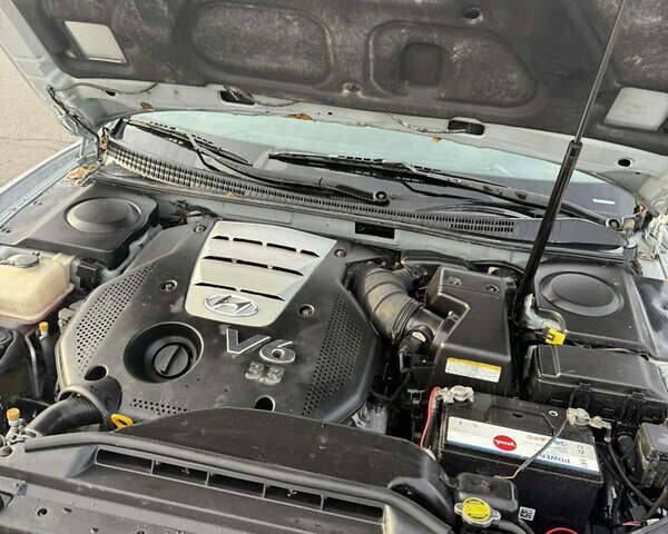 Серый Хендай Азера, объемом двигателя 3.3 л и пробегом 350 тыс. км за 4850 $, фото 18 на Automoto.ua