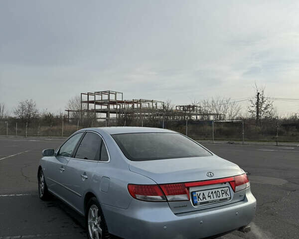 Серый Хендай Азера, объемом двигателя 3.3 л и пробегом 350 тыс. км за 4850 $, фото 1 на Automoto.ua