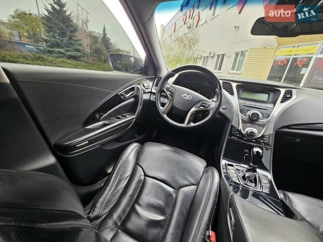 Сірий Хендай Азера, об'ємом двигуна 3 л та пробігом 196 тис. км за 9550 $, фото 28 на Automoto.ua
