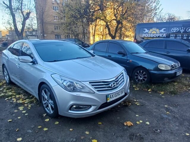 Серый Хендай Азера, объемом двигателя 3 л и пробегом 200 тыс. км за 263 $, фото 3 на Automoto.ua