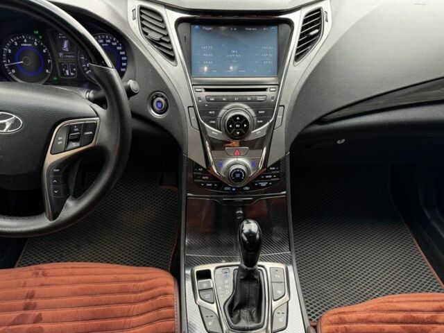 Серый Хендай Азера, объемом двигателя 3 л и пробегом 179 тыс. км за 10500 $, фото 9 на Automoto.ua