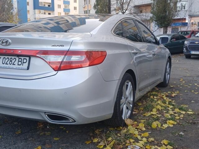 Серый Хендай Азера, объемом двигателя 3 л и пробегом 200 тыс. км за 263 $, фото 10 на Automoto.ua