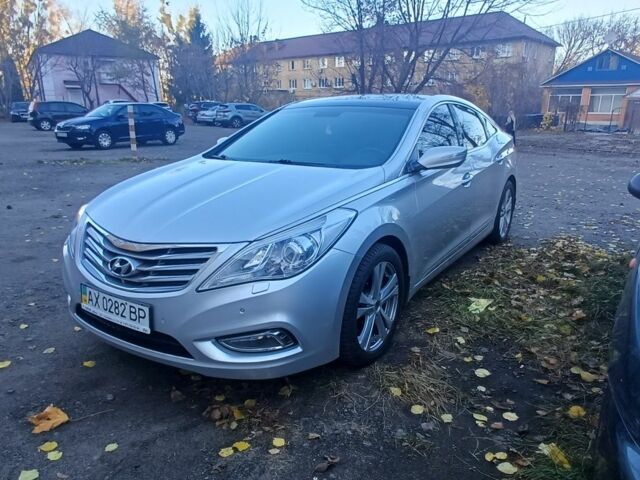 Серый Хендай Азера, объемом двигателя 3 л и пробегом 200 тыс. км за 263 $, фото 4 на Automoto.ua