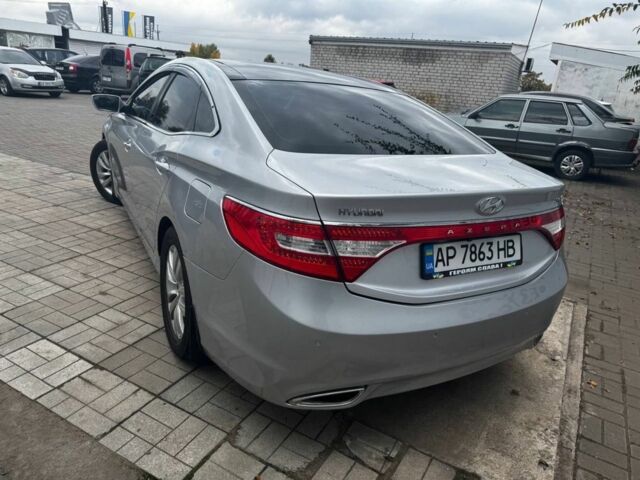 Серый Хендай Азера, объемом двигателя 3 л и пробегом 179 тыс. км за 10500 $, фото 2 на Automoto.ua