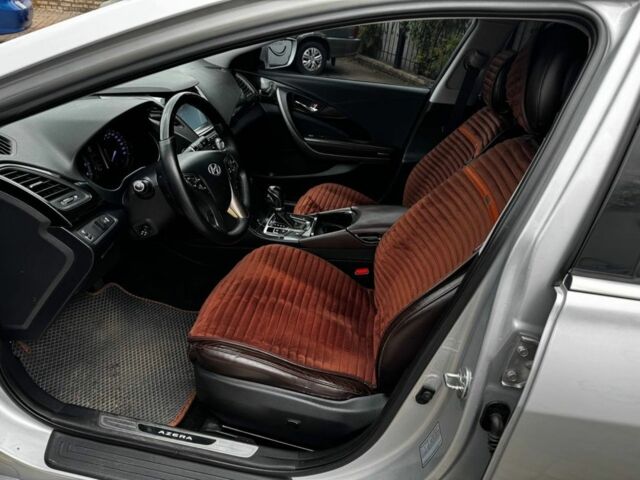 Серый Хендай Азера, объемом двигателя 3 л и пробегом 179 тыс. км за 10500 $, фото 8 на Automoto.ua