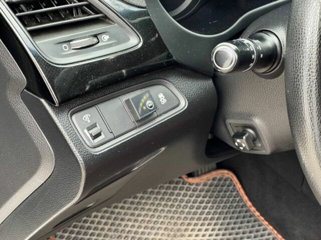 Серый Хендай Азера, объемом двигателя 3 л и пробегом 179 тыс. км за 10500 $, фото 6 на Automoto.ua