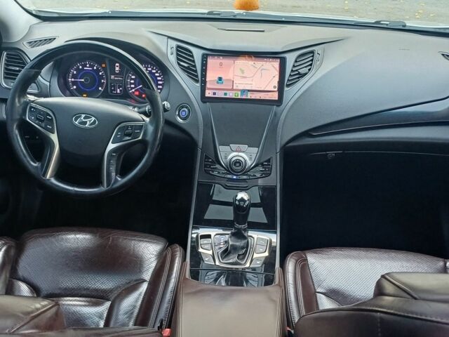 Серый Хендай Азера, объемом двигателя 3 л и пробегом 200 тыс. км за 263 $, фото 12 на Automoto.ua