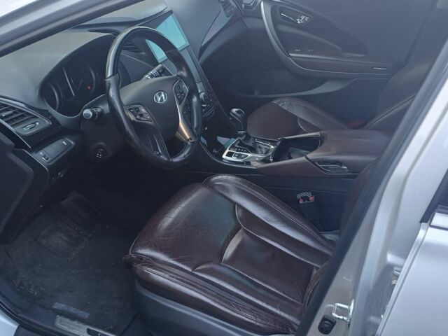 Серый Хендай Азера, объемом двигателя 3 л и пробегом 200 тыс. км за 263 $, фото 13 на Automoto.ua