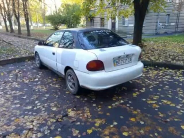 Белый Хендай Купе, объемом двигателя 0 л и пробегом 196 тыс. км за 450 $, фото 3 на Automoto.ua