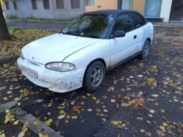 Белый Хендай Купе, объемом двигателя 0 л и пробегом 196 тыс. км за 450 $, фото 1 на Automoto.ua