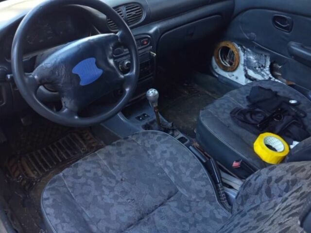 Белый Хендай Купе, объемом двигателя 0 л и пробегом 196 тыс. км за 450 $, фото 4 на Automoto.ua