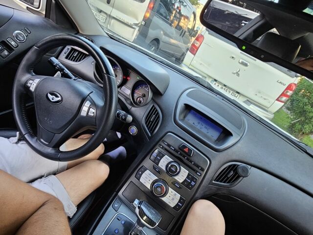 Білий Хендай Купе, об'ємом двигуна 2 л та пробігом 143 тис. км за 8200 $, фото 13 на Automoto.ua