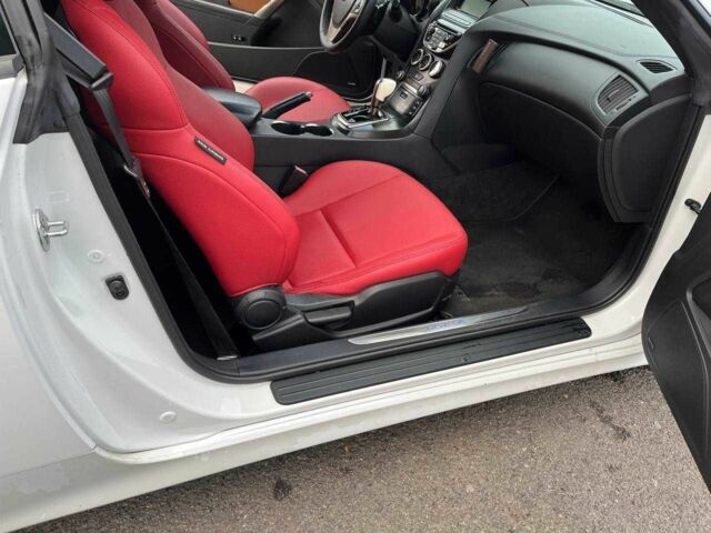 Белый Хендай Купе, объемом двигателя 2 л и пробегом 113 тыс. км за 11500 $, фото 21 на Automoto.ua